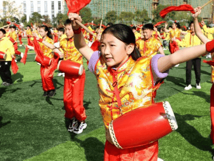 打腰鼓